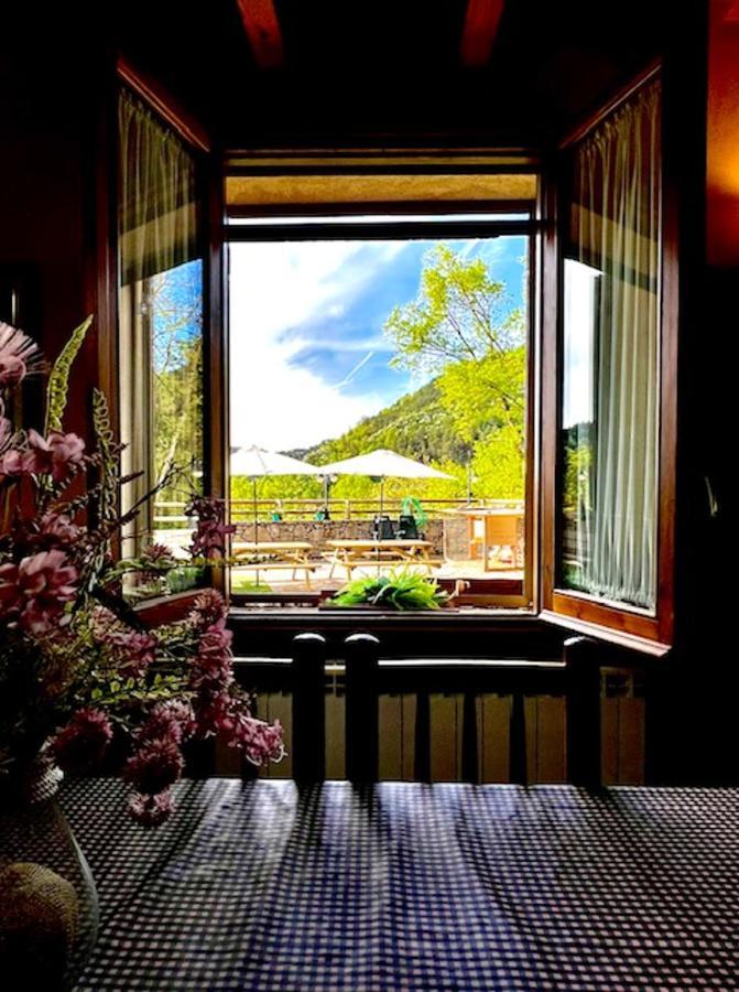 Spacious House In Ogassa With Terrace And Bbq エクステリア 写真