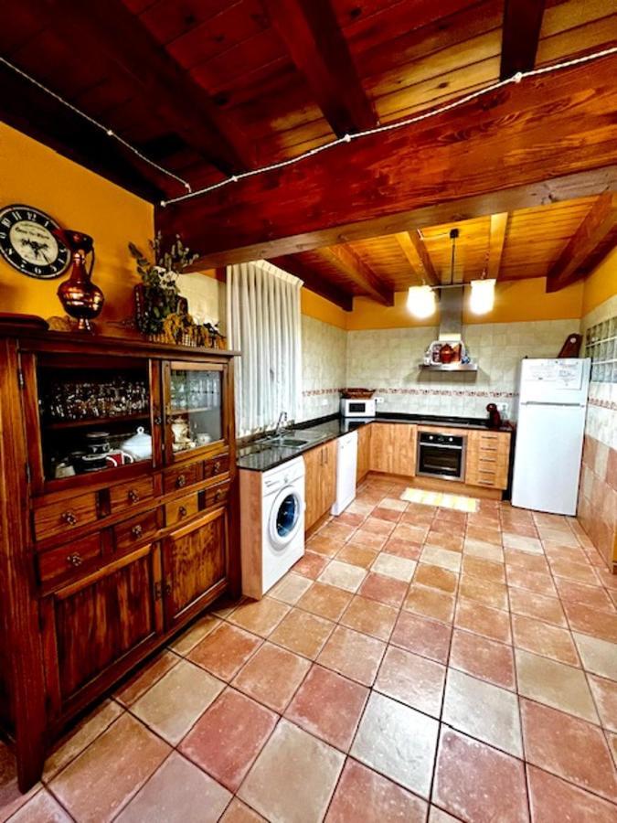 Spacious House In Ogassa With Terrace And Bbq エクステリア 写真